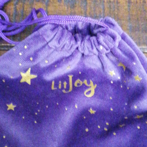 3x Owlcrate Puzzles 300 pieces each - Picture 7 of 10